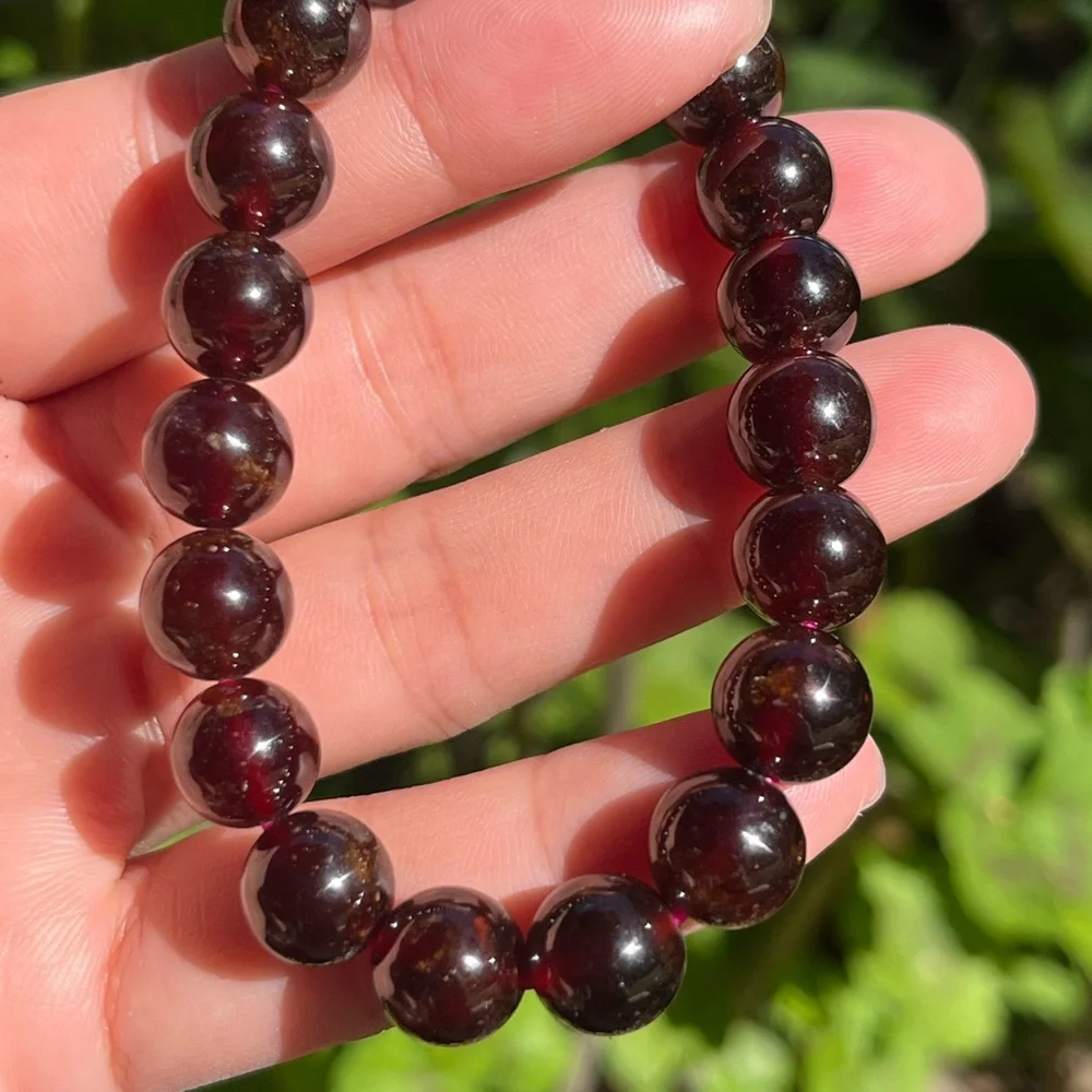 10mm‎ stretchable natural garnet bracelet